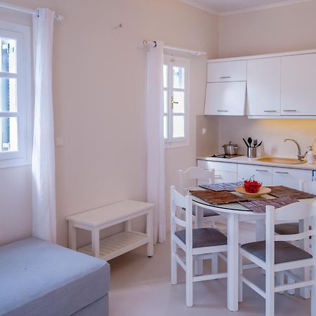 Milos Bay Suites Adámas Rom bilde