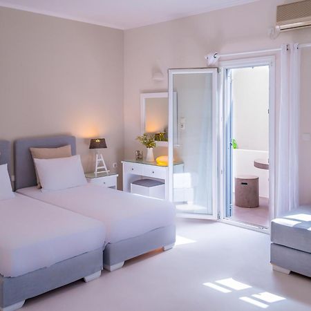 Milos Bay Suites Adámas Eksteriør bilde