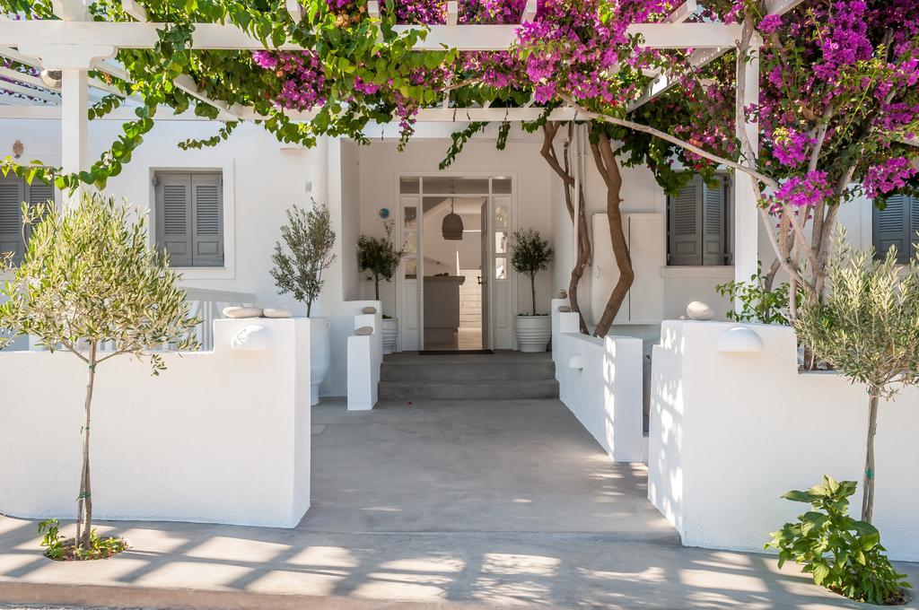 Milos Bay Suites Adámas Eksteriør bilde