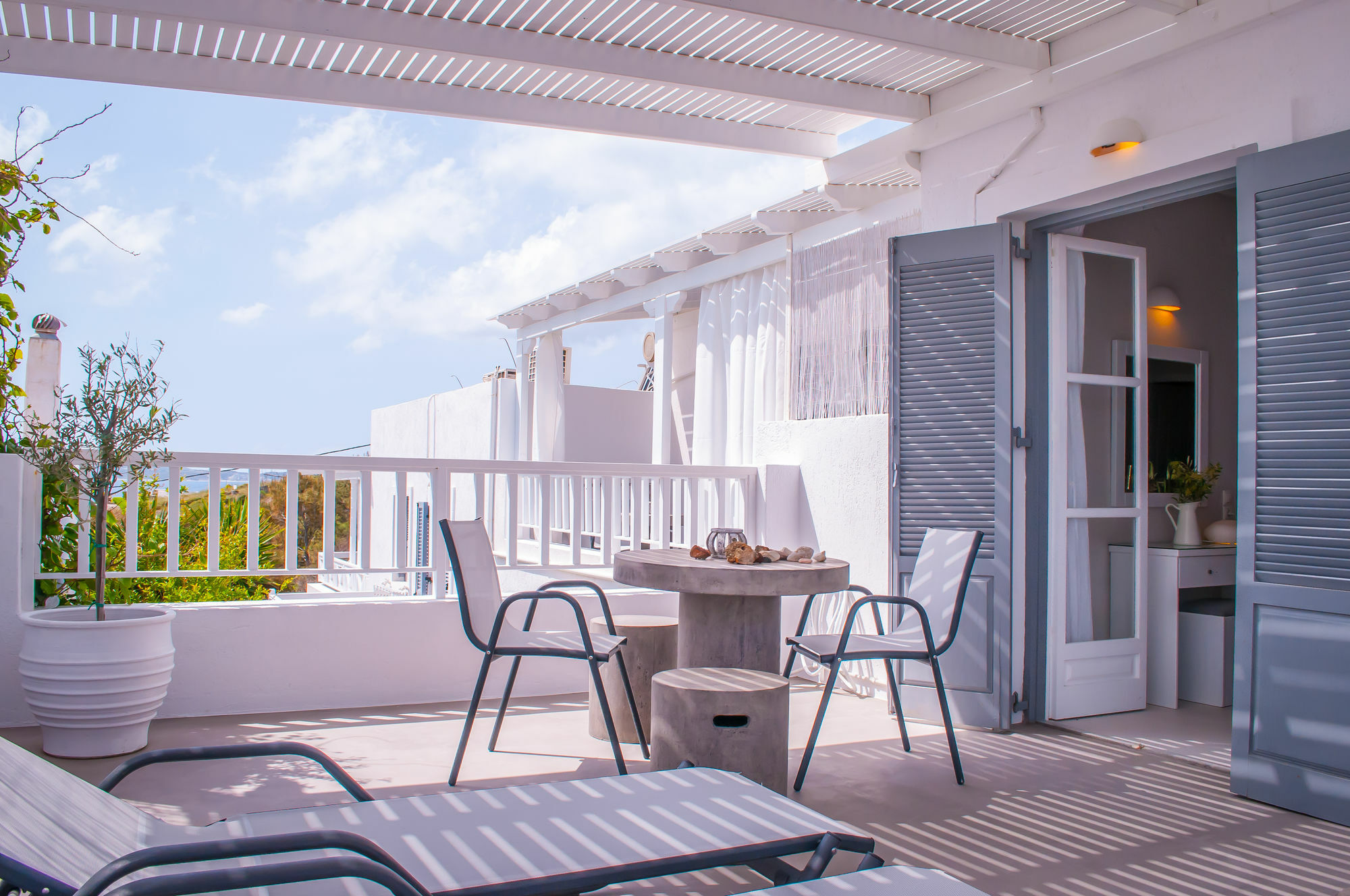 Milos Bay Suites Adámas Eksteriør bilde