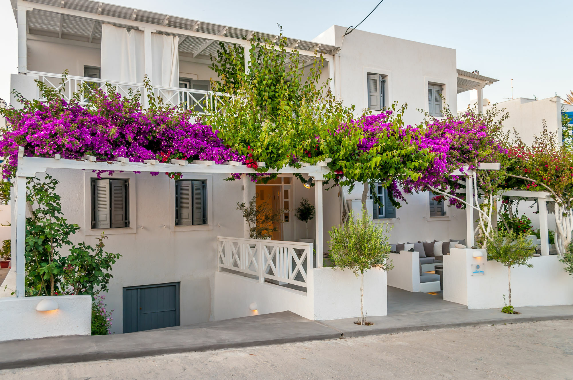 Milos Bay Suites Adámas Eksteriør bilde