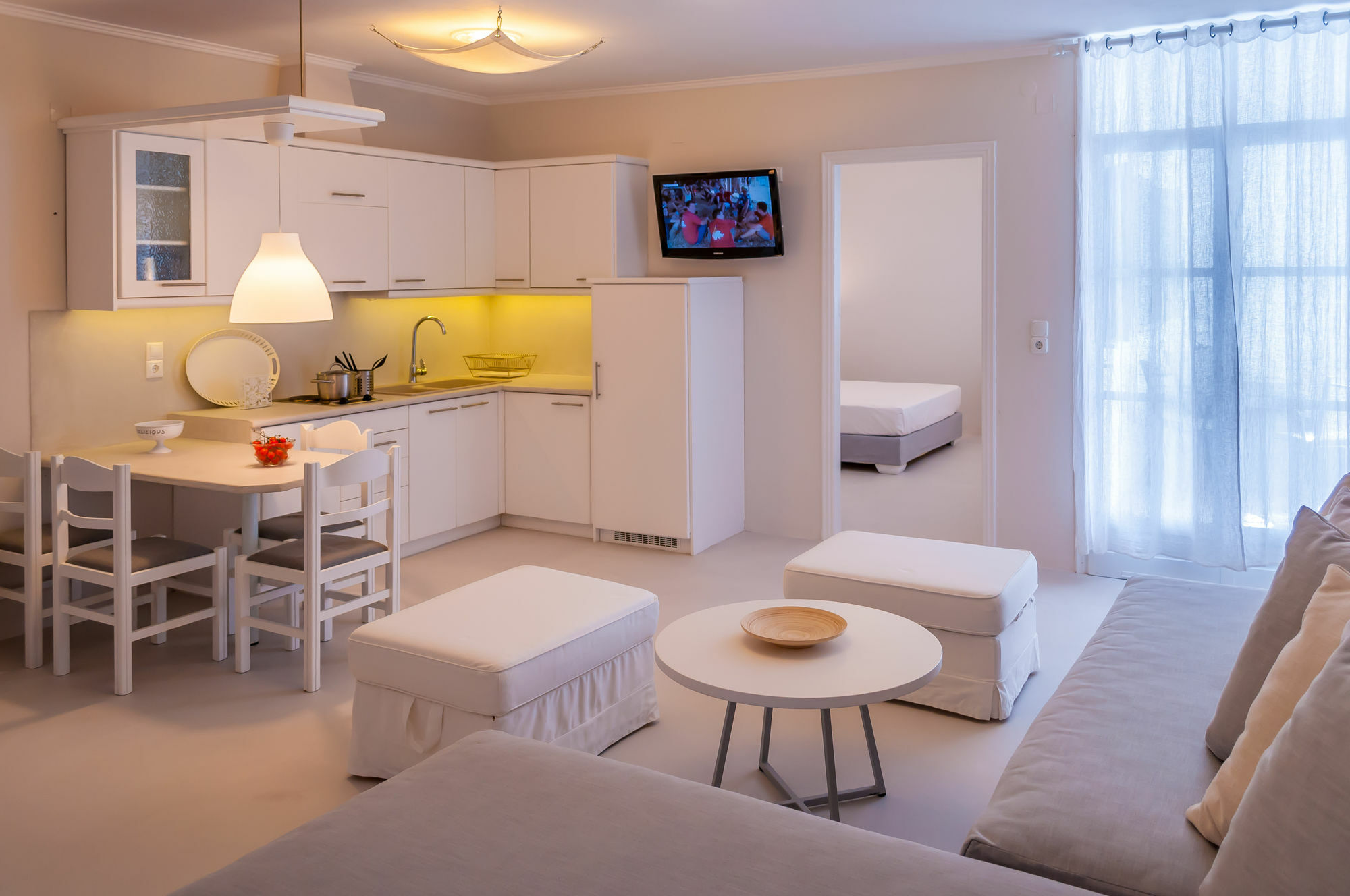 Milos Bay Suites Adámas Eksteriør bilde