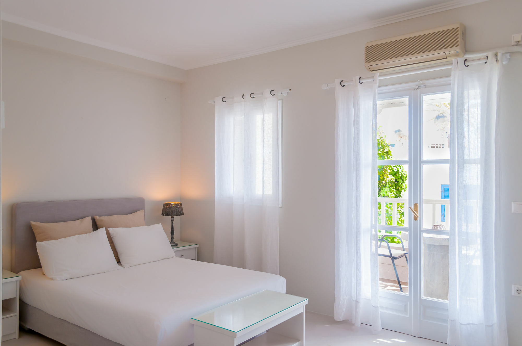 Milos Bay Suites Adámas Eksteriør bilde