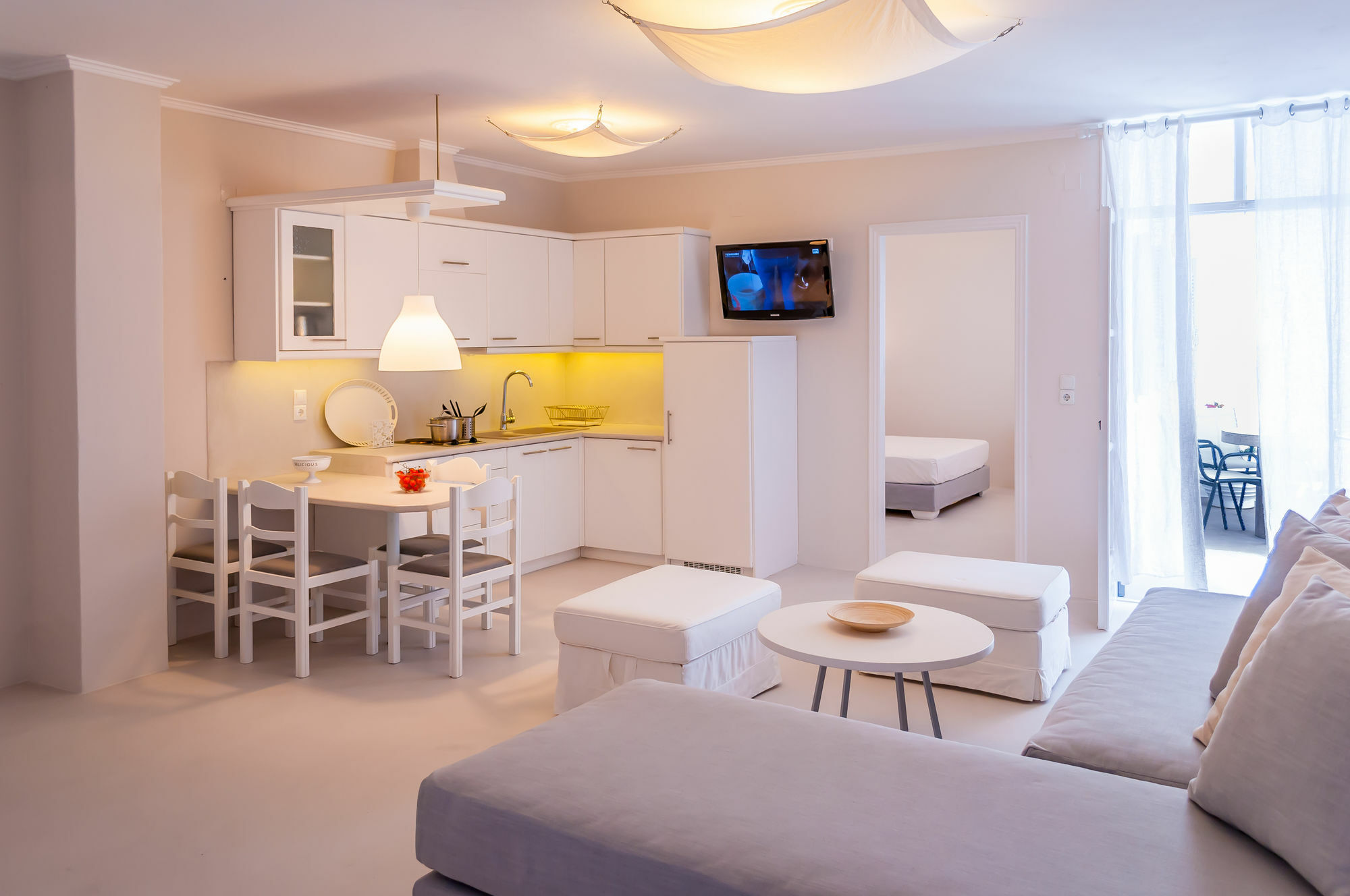 Milos Bay Suites Adámas Eksteriør bilde